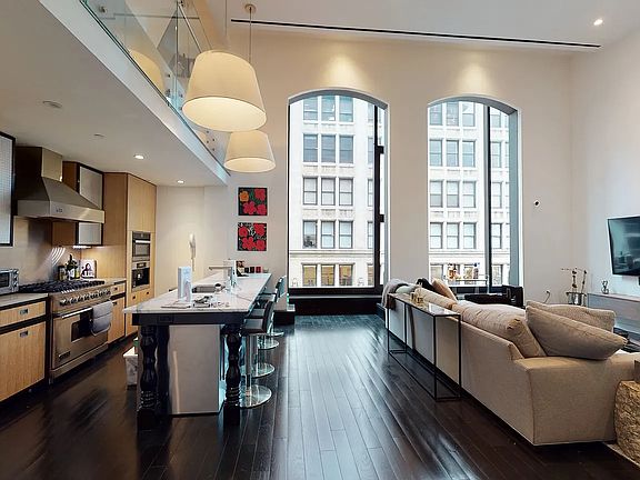2nd image of 15 Union Sq W APT 4C