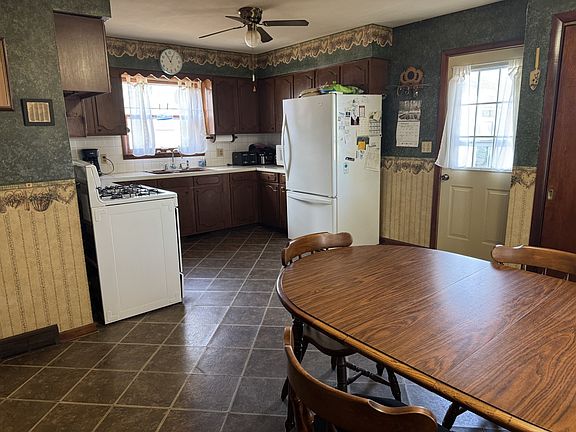 5th image of 406 Opper Ave