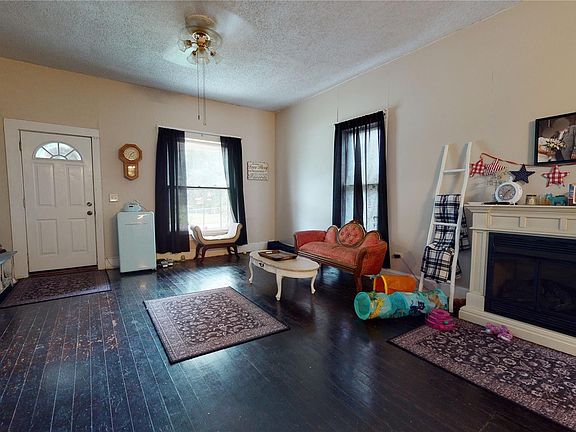 3rd image of 319 W Madison Ave