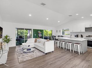 1020 SW 8th St, Hallandale, FL 33009