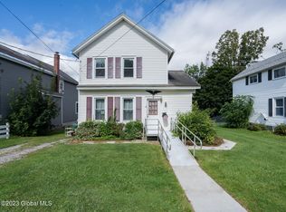 4 Saratoga St, Hoosick Falls, NY 12090
