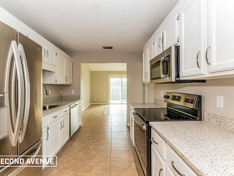 8236 Hot Springs Dr N — Photo 10
