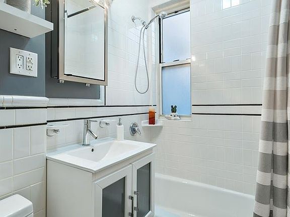 5th image of 233 W 21st St APT 4C
