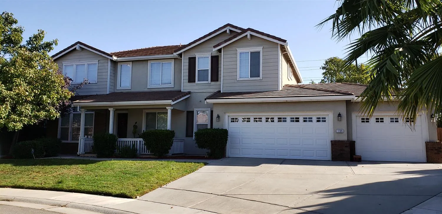 1139 Lauchert Pl photo 1