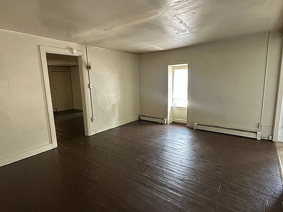4th image of 22 N Hartley St