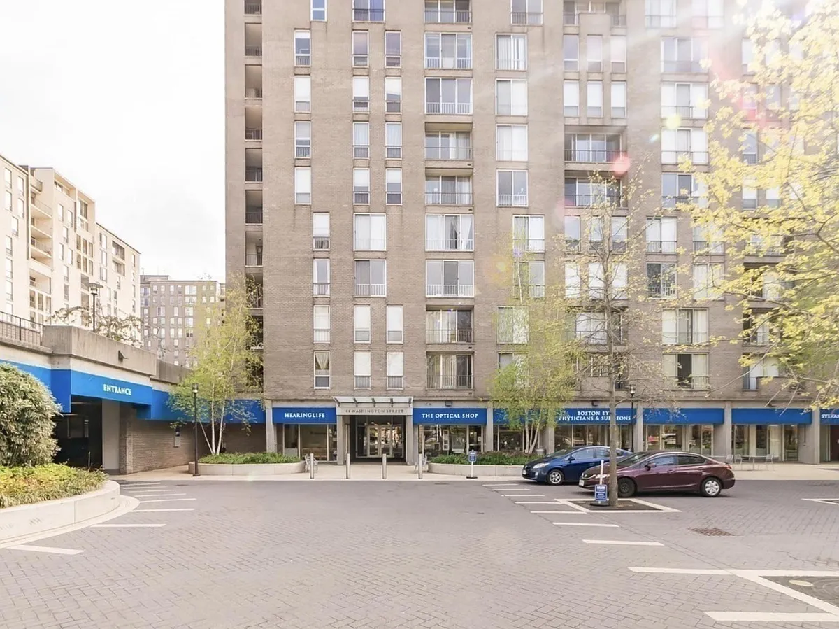 Building Photo - 44 Washington St #1010