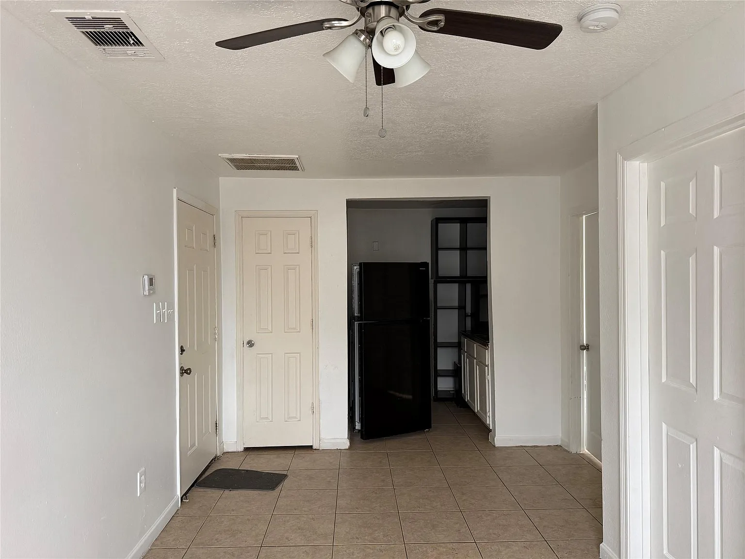 2 bed, 1.0 bath, 500 sqft, $950 — Photo 4