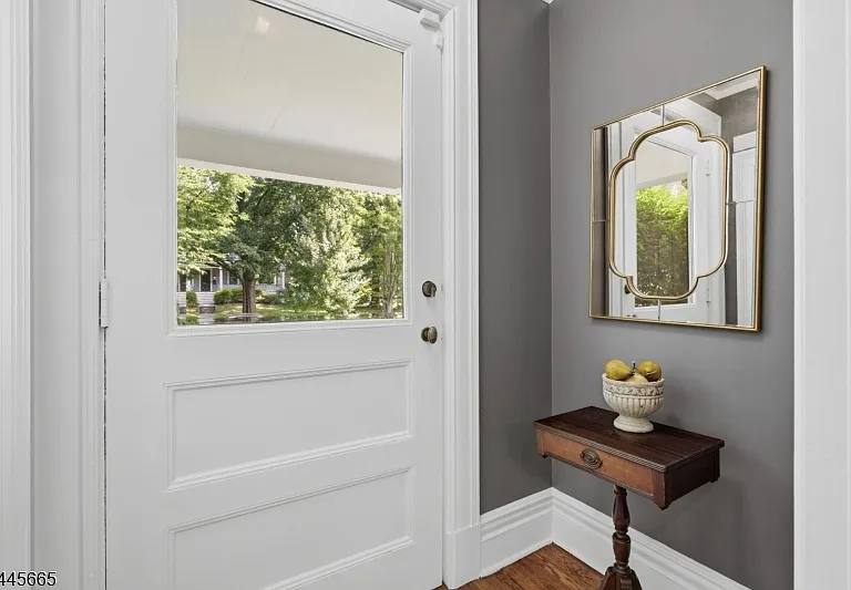 40 Oakwood Ave — Photo 4