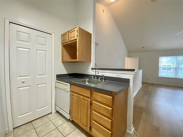 3364 Westchester Square Blvd #205 — Photo 6