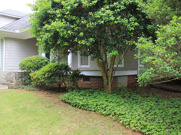 3rd image of 223 Hidden Hills Dr