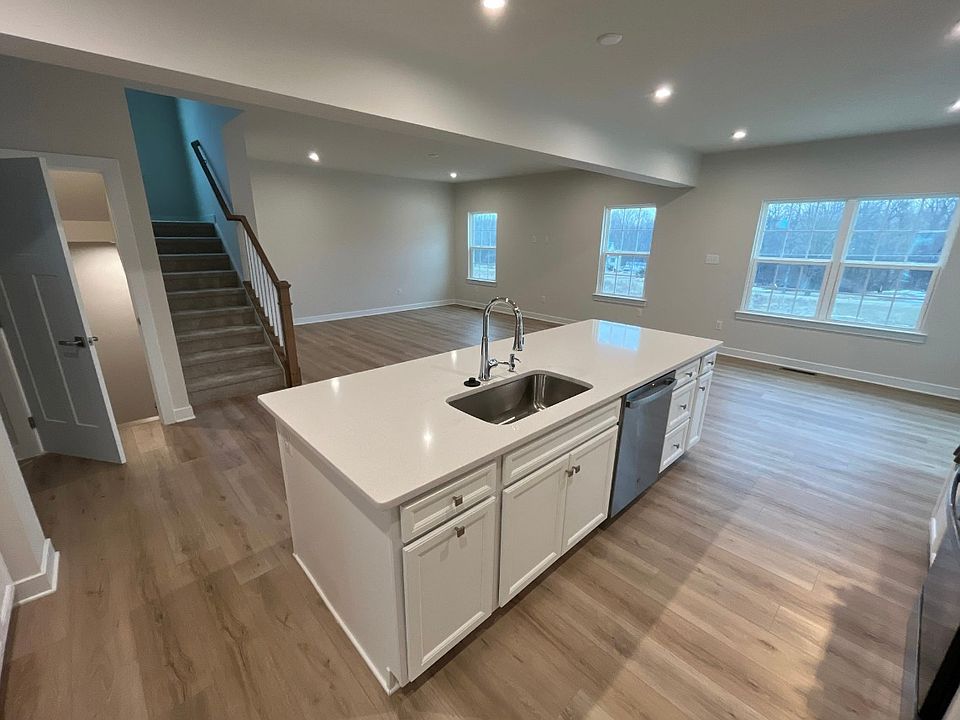 1st image of 239 Chastain Dr