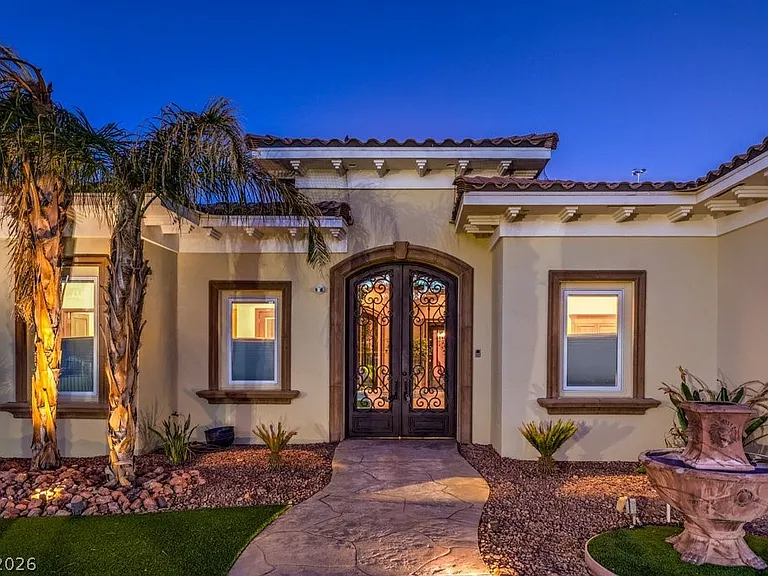 2780 El Camino Rd — Photo 6