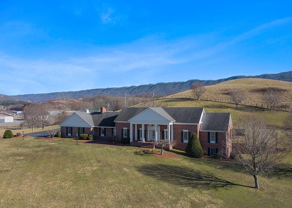 1st image of 260 Walden Dr