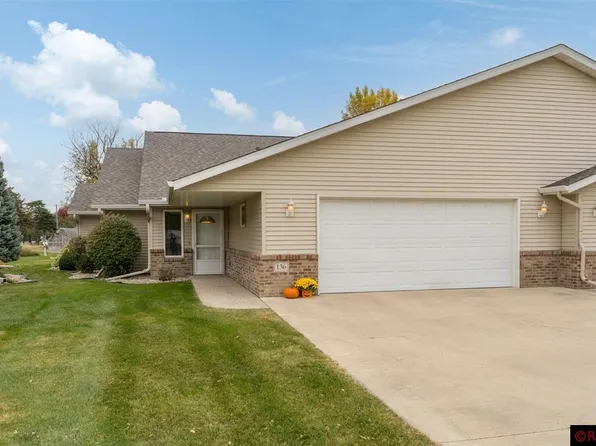 136 Shamrock Dr, Mankato, MN 56001