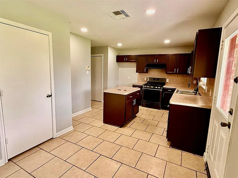 19503 Narcissus Brook Ln — Photo 9