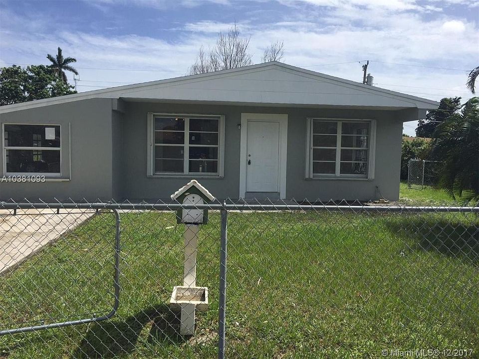 1st image of 20624 NW 22nd Pl