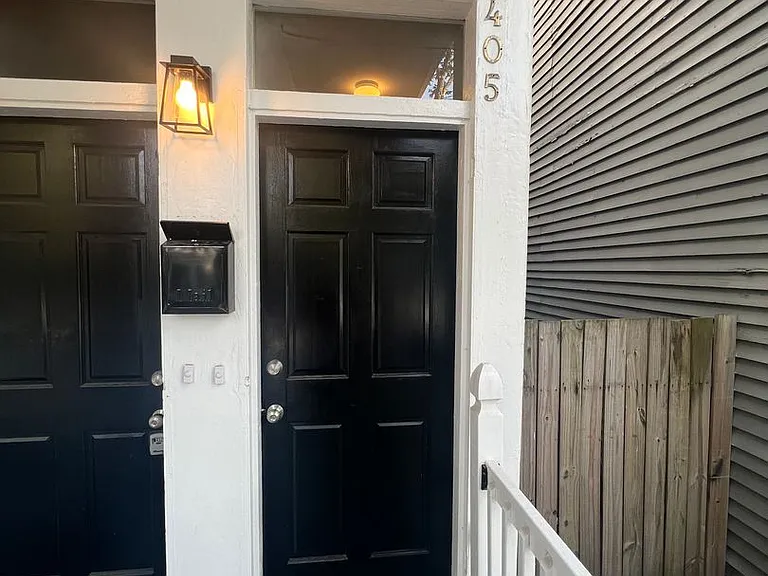 405 E Duffy St — Photo 2