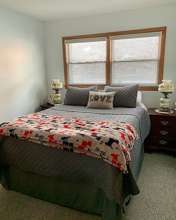 2nd bedroom