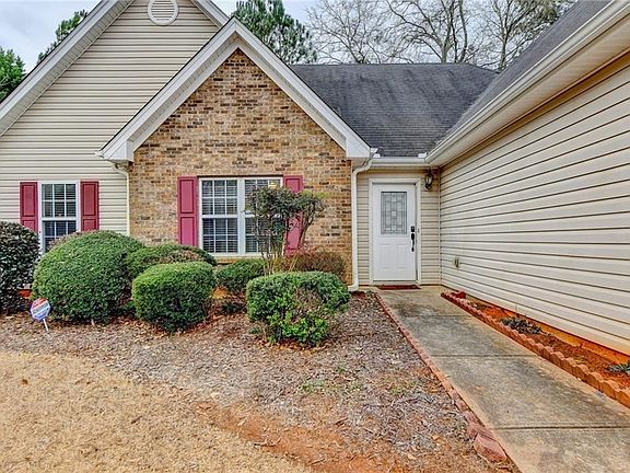 3rd image of 4465 Summit Heights Dr