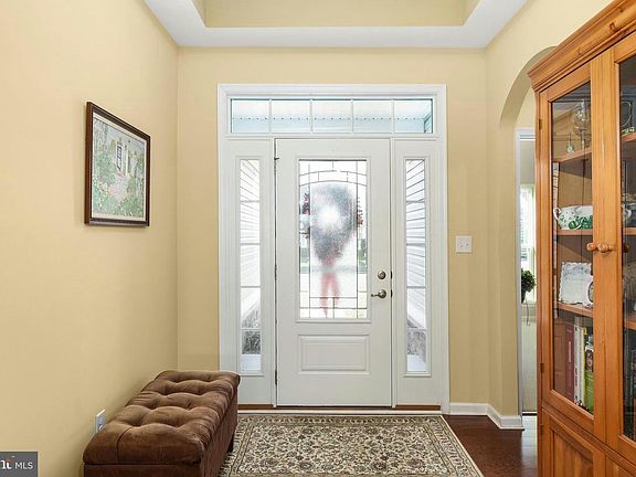 3rd image of 30 Waterside Dr