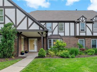 221 Allenberry Cir, Pittsburgh, PA 15234