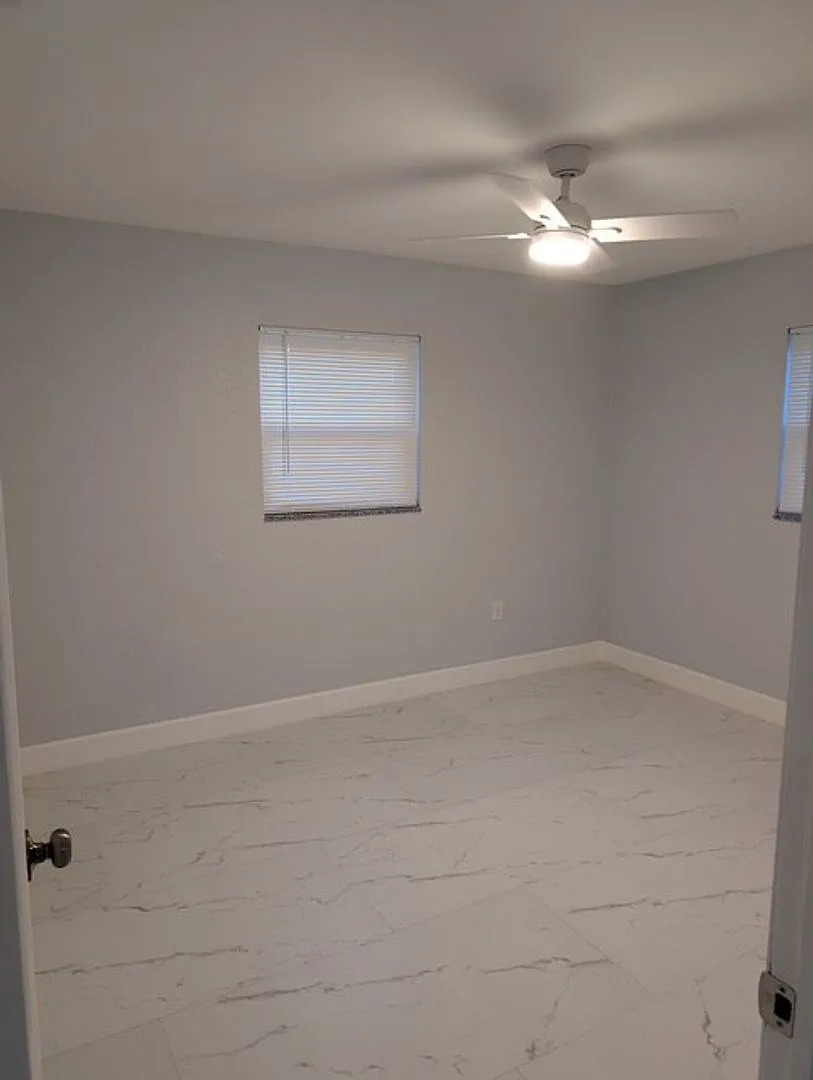 Beautifully Remodeled West Bradenton Duplex 2 Bedroom | 1 Bath — Photo 3
