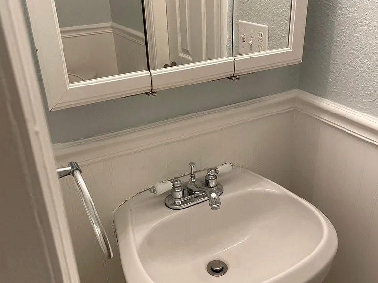 6715 Parkside Dr — Photo 10