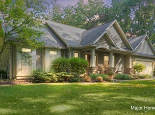 8703 Oakbrook Ridge Dr, Rockford, MI 49341