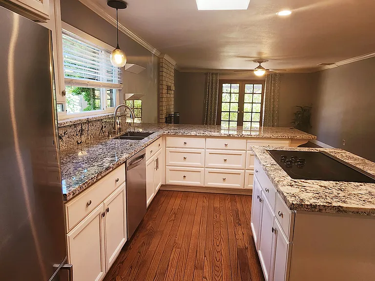 8401 La Riviera Dr — Photo 13