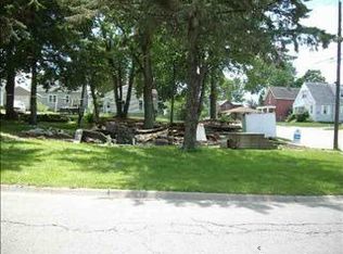 3130 Burden St, Dubuque, IA 52001