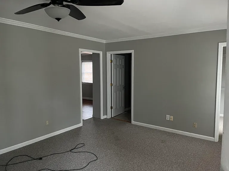 886 Honeysuckle Rd — Photo 5