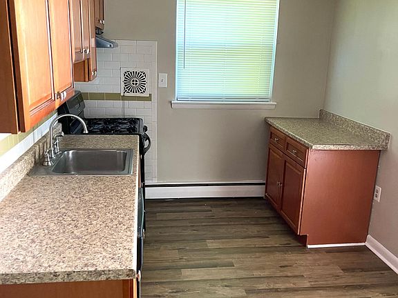 4th image of 1727 Loney St Floor 1