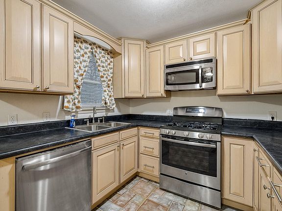 4th image of 1230 Oriole Ln