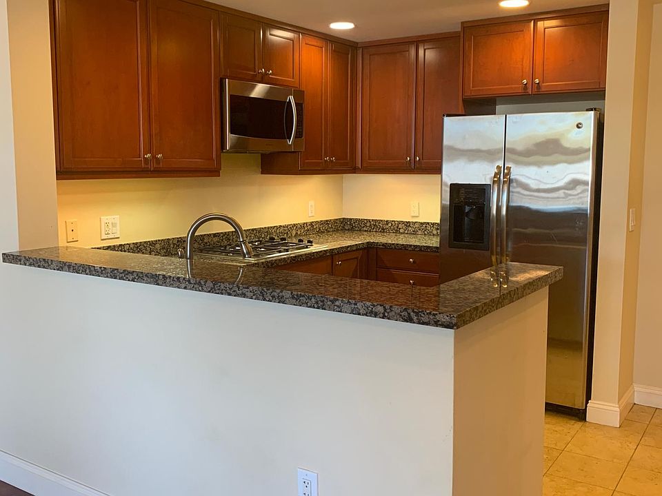 1st image of 225 9th Ave #214