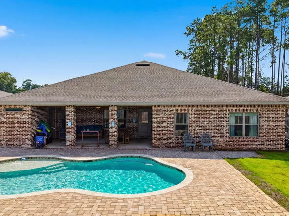 2590 Lovewood Dr, Gulf Breeze, FL 32566