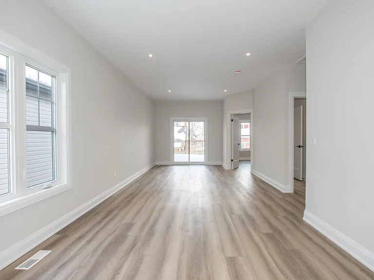 44 Hatter Ave — Photo 8