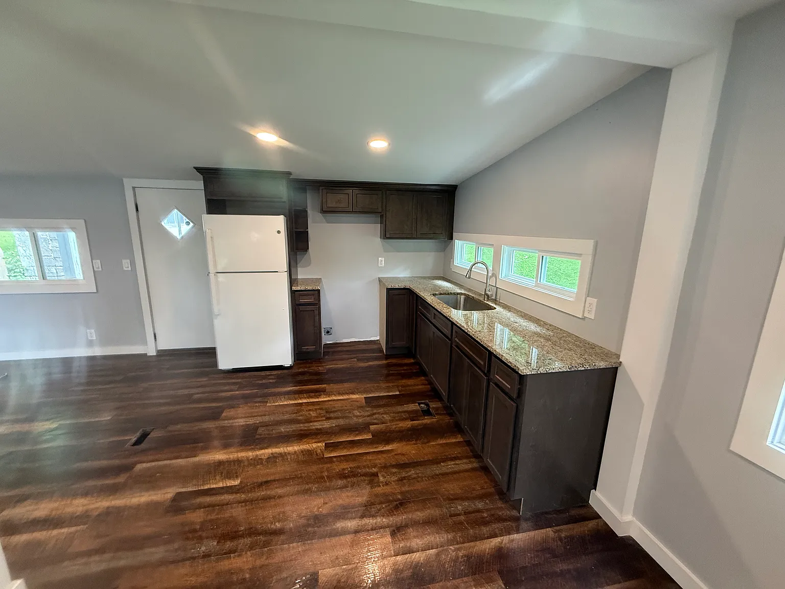 3 bed, $2,500 — Photo 2