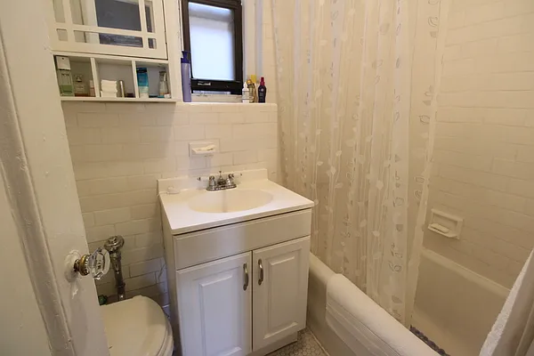 Rented by Luxor Homes & Investment Realty | media 11