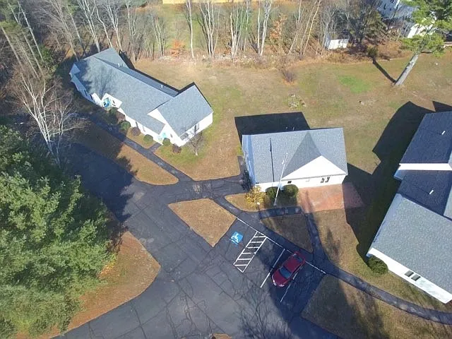 Valley Brook Village — Photo 2