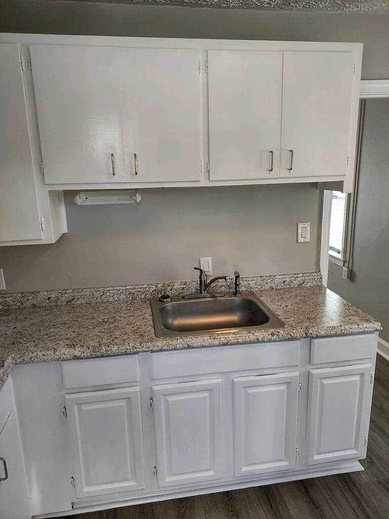 5319 Dixie Hwy — Photo 1