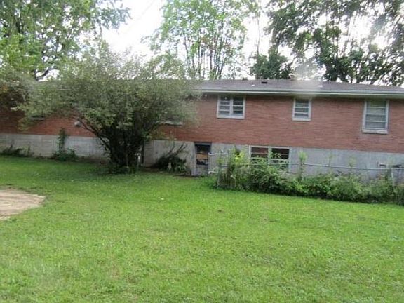 2nd image of 3304 Deerwood Dr