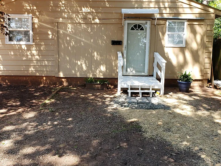 Guesthouse exterior view