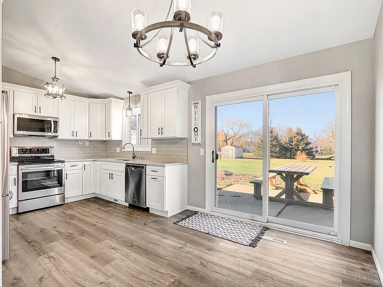 3789 Skyhigh Rd — Photo 7