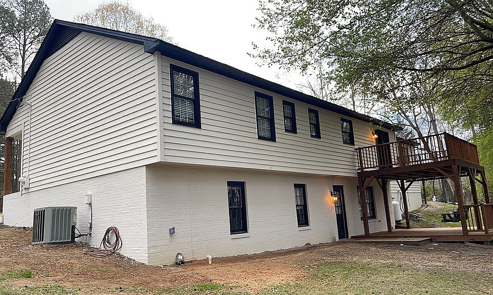 2nd image of 768 Mailman Rd