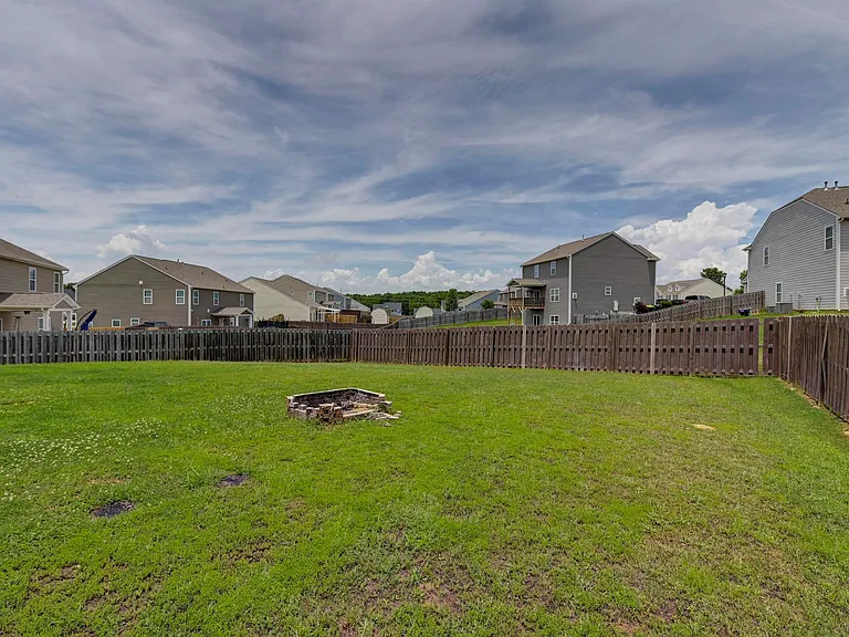 414 Tulip Way — Photo 56