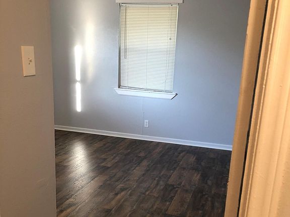 5th image of 602 NE 18th St #602