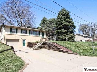 5602 S 52nd St, Omaha, NE 68117