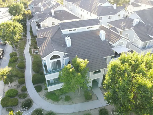 26808 Claudette St Unit 330, Santa Clarita, CA 91351