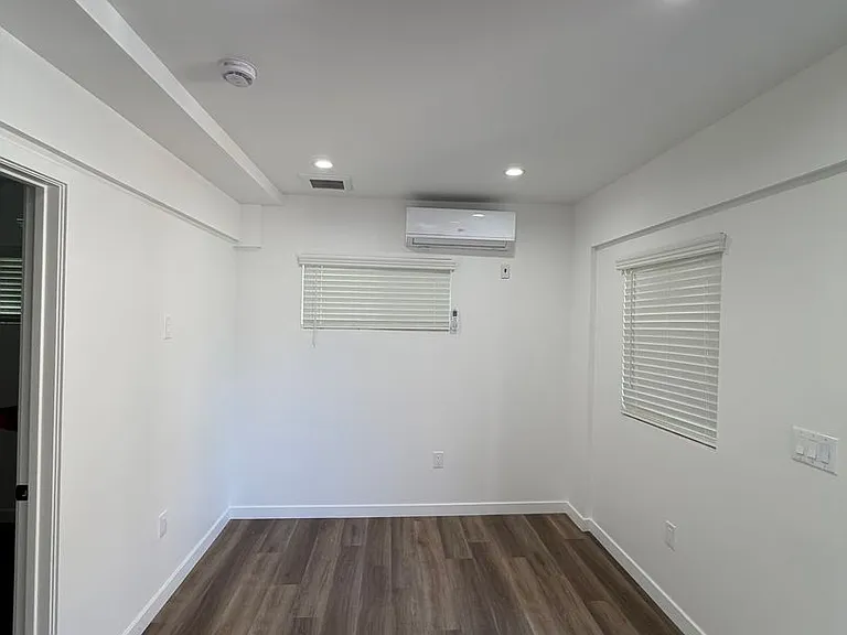 4913 - 4915 Cahuenga Blvd, North Hollywood, CA 91601 — Photo 4