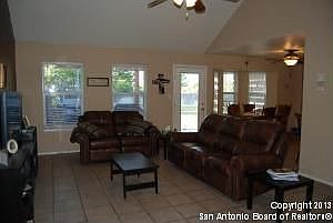 4th image of 1702 Parkview Dr